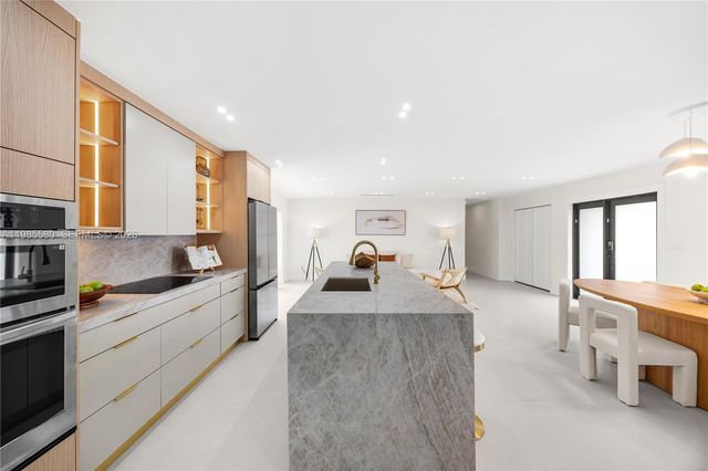 9261 SW 80th Ter, Miami, FL 33173