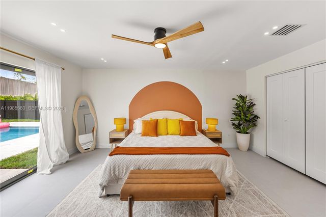 9261 SW 80th Ter, Miami, FL 33173