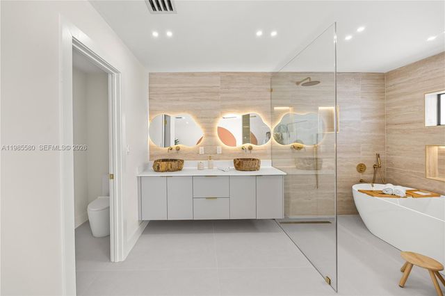 9261 SW 80th Ter, Miami, FL 33173