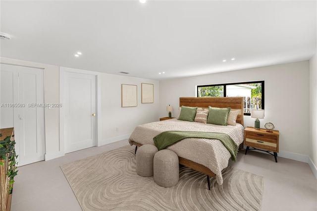 9261 SW 80th Ter, Miami, FL 33173