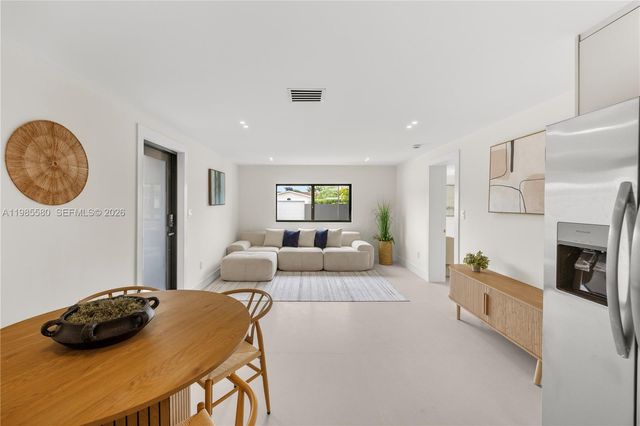 9261 SW 80th Ter, Miami, FL 33173