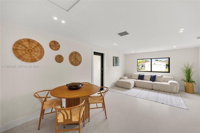 9261 SW 80th Ter, Miami, FL 33173