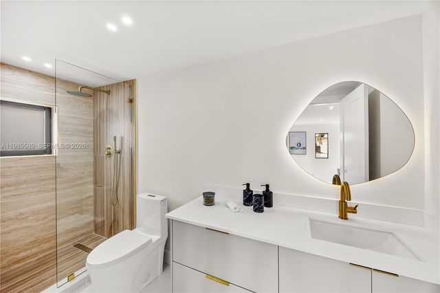 9261 SW 80th Ter, Miami, FL 33173