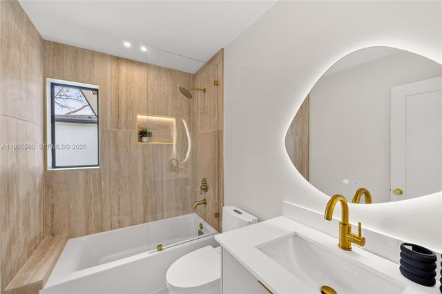 9261 SW 80th Ter, Miami, FL 33173