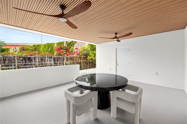 9261 SW 80th Ter, Miami, FL 33173