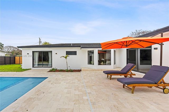 9261 SW 80th Ter, Miami, FL 33173