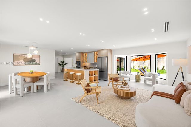 9261 SW 80th Ter, Miami, FL 33173