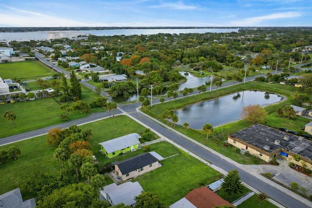 712 SE Bayou Avenue, Stuart, FL 34994