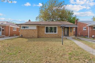 21701 Parklawn Street, Oak Park, MI 48237