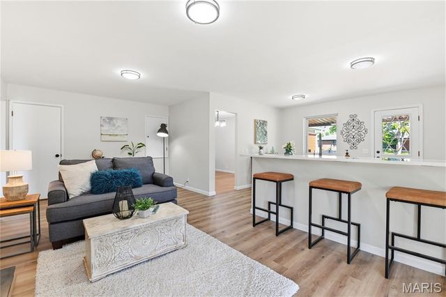 2723 Buckingham Drive, Florissant, MO 63033