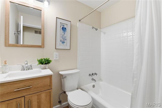 2723 Buckingham Drive, Florissant, MO 63033