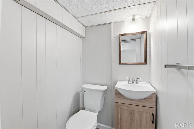 2723 Buckingham Drive, Florissant, MO 63033