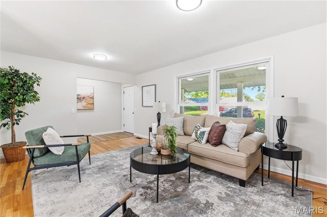 2723 Buckingham Drive, Florissant, MO 63033