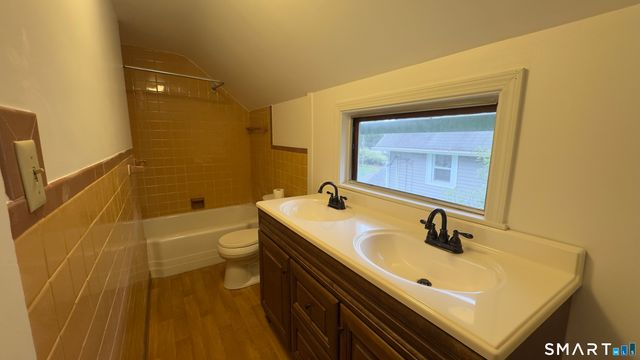 10 Henry Street, Bristol, CT 06010