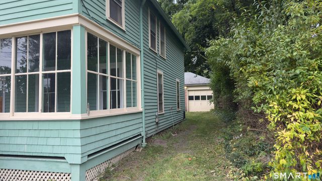 10 Henry Street, Bristol, CT 06010