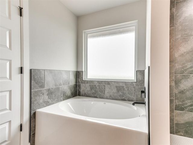 929 SE 16th Terrace, Newcastle, OK 73065