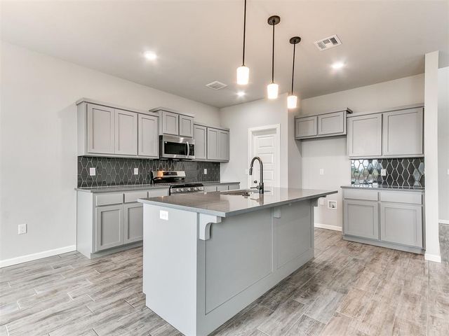 929 SE 16th Terrace, Newcastle, OK 73065