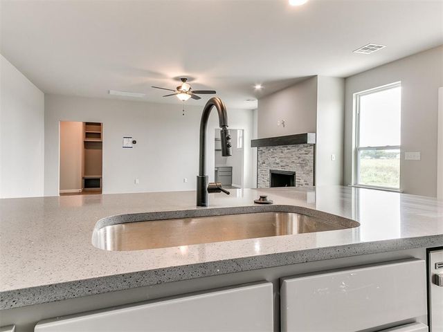 929 SE 16th Terrace, Newcastle, OK 73065