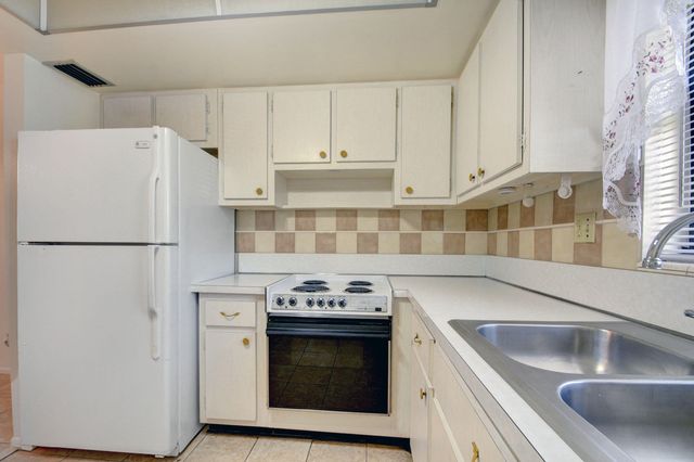 2915 Ashley Drive W E, West Palm Beach, FL 33415