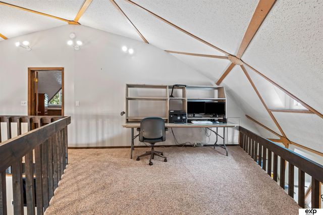 16605 Dyson Hollow Road, Bellevue, NE 68123