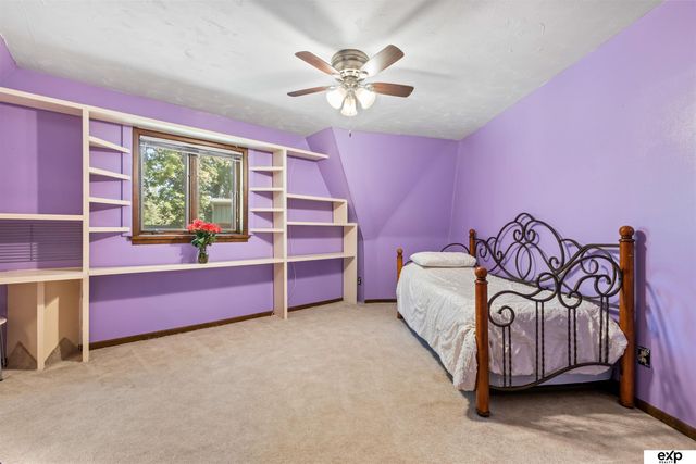 16605 Dyson Hollow Road, Bellevue, NE 68123