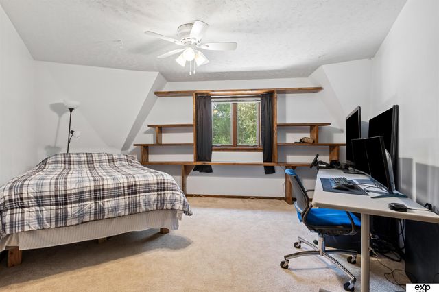 16605 Dyson Hollow Road, Bellevue, NE 68123