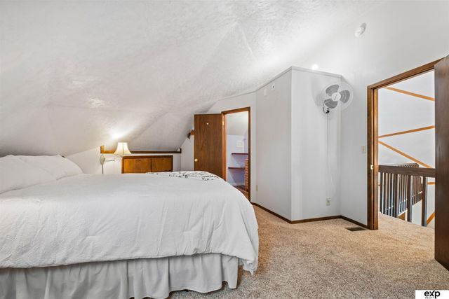 16605 Dyson Hollow Road, Bellevue, NE 68123