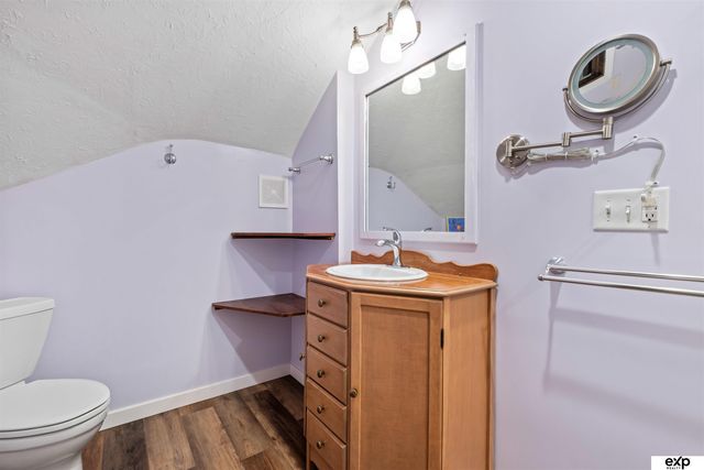16605 Dyson Hollow Road, Bellevue, NE 68123