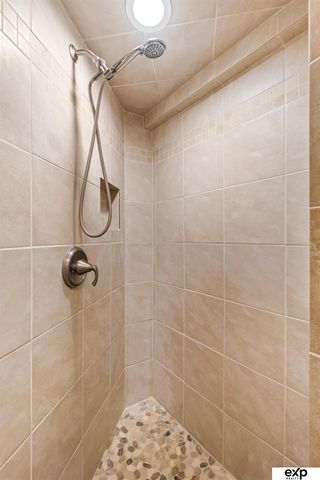 16605 Dyson Hollow Road, Bellevue, NE 68123