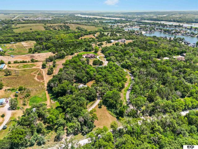 16605 Dyson Hollow Road, Bellevue, NE 68123