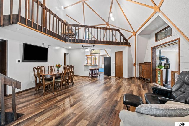 16605 Dyson Hollow Road, Bellevue, NE 68123