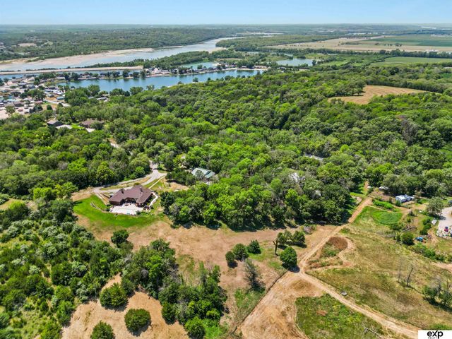 16605 Dyson Hollow Road, Bellevue, NE 68123
