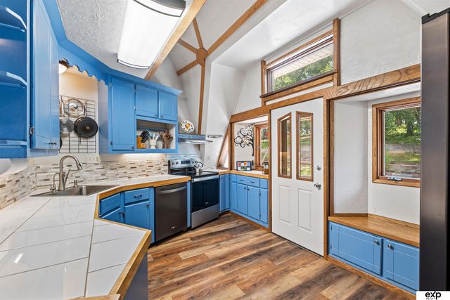 16605 Dyson Hollow Road, Bellevue, NE 68123