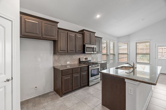 15816 Oak Pointe Drive, Fort Worth, TX 76177