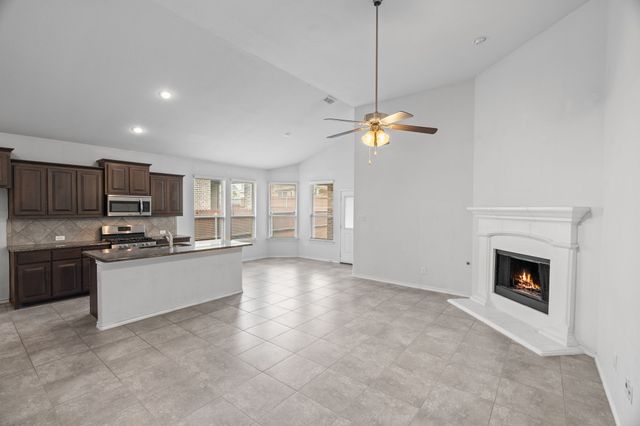 15816 Oak Pointe Drive, Fort Worth, TX 76177