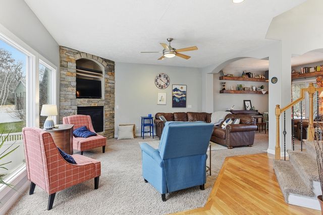 205 PARKWILD Drive, Council Bluffs, IA 51503