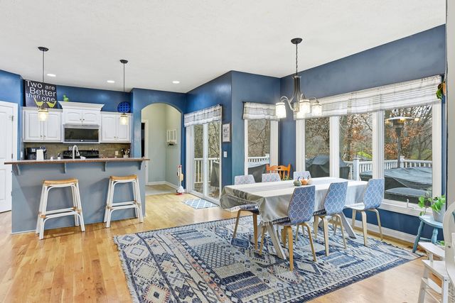 205 PARKWILD Drive, Council Bluffs, IA 51503