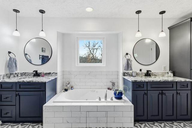 205 PARKWILD Drive, Council Bluffs, IA 51503