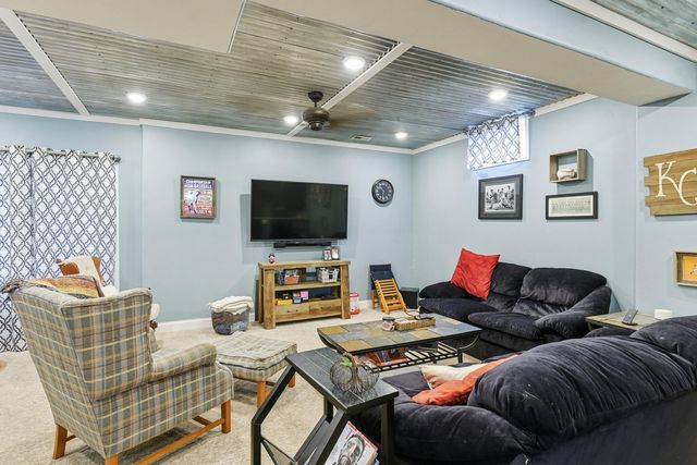 205 PARKWILD Drive, Council Bluffs, IA 51503