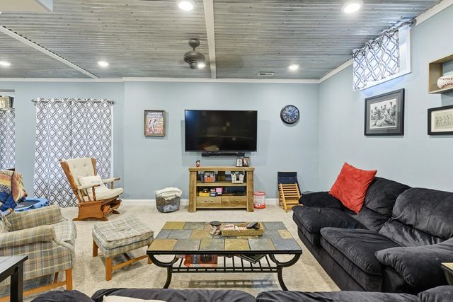 205 PARKWILD Drive, Council Bluffs, IA 51503