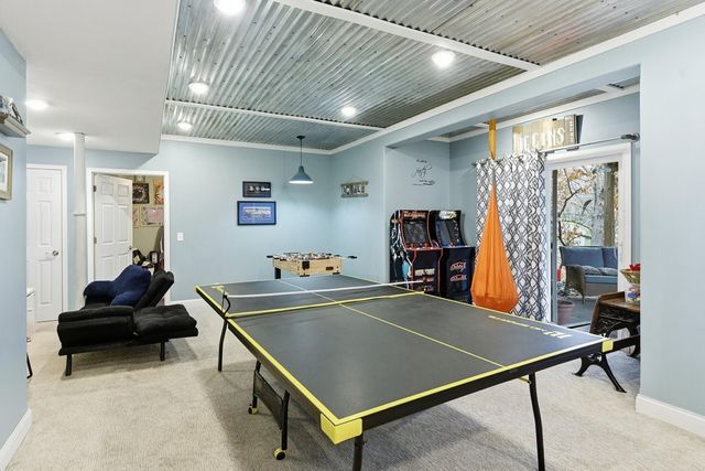 205 PARKWILD Drive, Council Bluffs, IA 51503