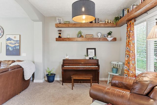 205 PARKWILD Drive, Council Bluffs, IA 51503