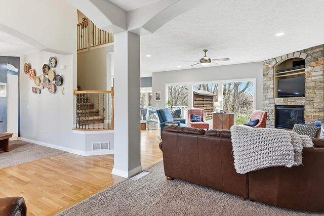 205 PARKWILD Drive, Council Bluffs, IA 51503