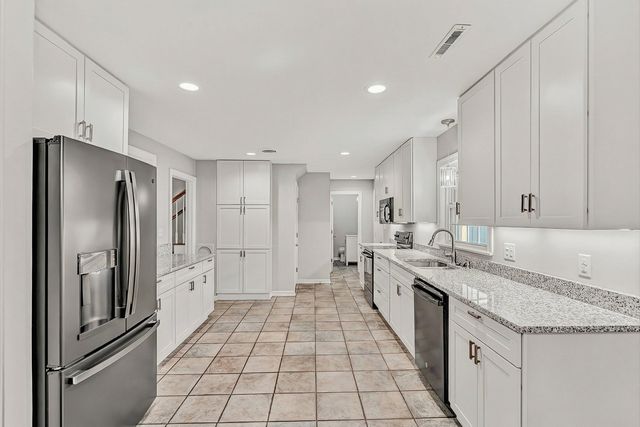 4118 Belle Aire CIR, Roanoke, VA 24018