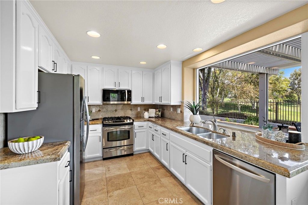 Image 12 of property listing at 4 Reata, Rancho Santa Margarita, CA 92688