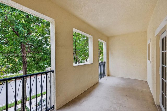 704 SW 1st Avenue, Pompano Beach, FL 33060
