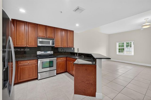 704 SW 1st Avenue, Pompano Beach, FL 33060
