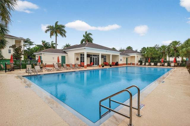 704 SW 1st Avenue, Pompano Beach, FL 33060