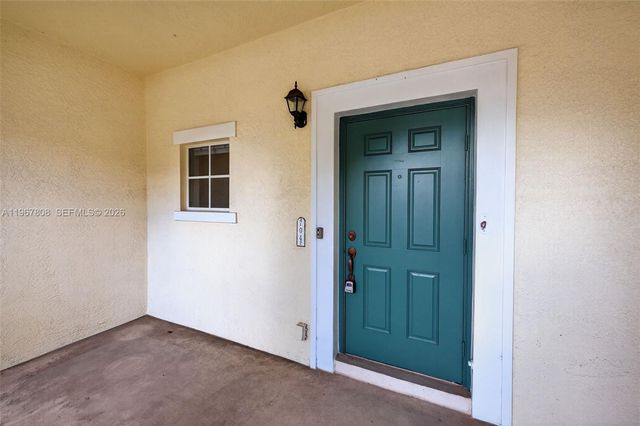 704 SW 1st Avenue, Pompano Beach, FL 33060