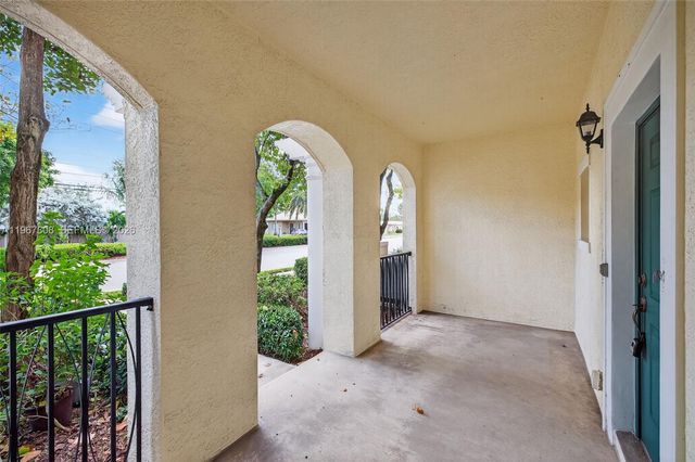 704 SW 1st Avenue, Pompano Beach, FL 33060